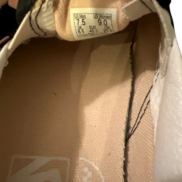 VANS Breast Cancer Awareness Slip-on Sneaker Men Size 7.5 Women Size 9 - Picture 7 of 7